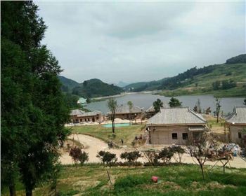 貴州六盤水國學館農耕園采用成都仿夯土涂料